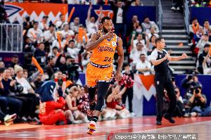 外線有譜！弗格29分鐘16中6拿到21分 三分9中4