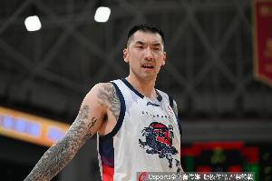 媒體人：小外約翰遜和克里斯的組合是球隊底氣 12進8打遼寧有的打