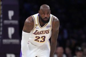 41歲老頭不容易！詹姆斯打滿第四節和加時賽 下半場只歇了兩分鐘