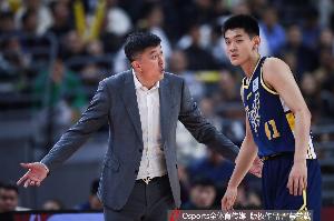 媒體人：多位球員渾渾噩噩 缺乏斗志 杜鋒似乎失去了球員的擁戴