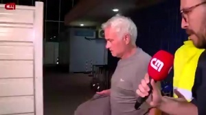 一言不發！記者追問與皇馬傳聞等話題，穆里尼奧沉默上車離開