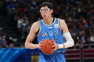 周琦：目前球隊的精神狀態(tài)很不錯 訓(xùn)練強度也在一點點地增加