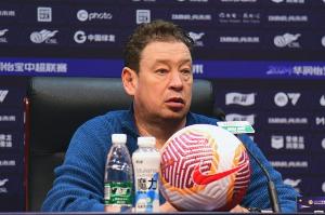 斯盧茨基：很遺憾有幾次不錯的機會沒把握住 蓋伊看上去情況不佳