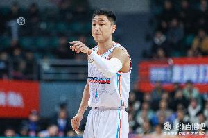 媒體人：高詩巖在場與否對比鮮明 畢竟二陣+DPOY候選球員