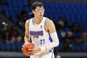 媒體人：北京次節(jié)領先11分后下麥基上周琦 攻防都下滑導致被扳平