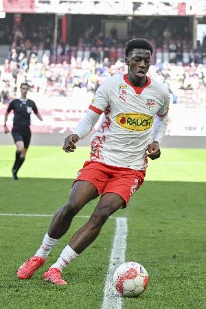 法媒：多特即將簽下薩爾茨堡19歲中衛加杜，轉會費約2000萬歐