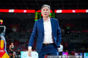 鄭永剛：賀希寧&史密斯的價值是自己能得分又能帶動隊友 作用很大