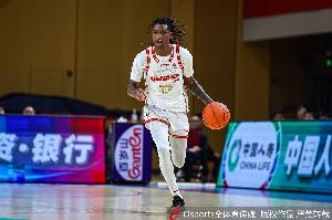記者：昨日小孩哥有極強出戰意愿 表示沒痛感了就想和隊友一起上