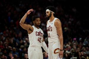 米切爾：開局提速很關(guān)鍵&要奠定基調(diào) 快攻時對方退防輪換會亂
