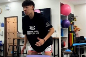 因膝蓋手術賽季報銷！廣東男籃球員張昊進行前叉康復訓練
