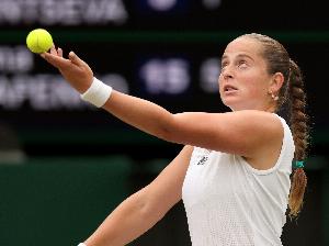 奧斯塔彭科2-1逆轉晉級WTA1000羅馬32強，將戰鄭欽文