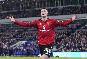 記者：舍什科傷勢(shì)不重，預(yù)計(jì)入選曼聯(lián)對(duì)陣桑德蘭名單