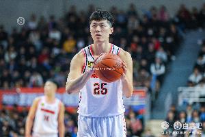 媒體人：趙睿明顯能防一下但他不信張皓嘉能進 尊嚴是靠自己掙的