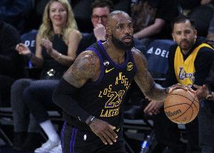 湖人全隊正負值情況：肯納德+15最高&僅兩人正值 詹姆斯-17最低