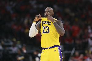 在東部8連總決！詹姆斯西部8年：1冠 1西決 1次輪 3首輪 2次釣魚