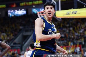 媒體人：廣東缺乏大個球員輪換&導致防線徹底崩潰 是時候改變了