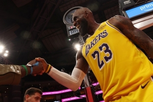 名嘴：相信詹姆斯會再打2年 在NBA度過1/4個世紀 這算是完美收尾