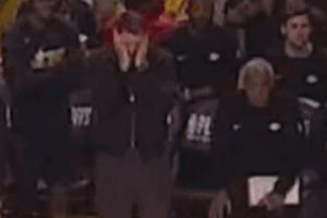 現場觀眾：東契奇質疑為啥換下八村塁 對教練連連攤手真忍不了！