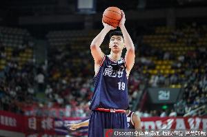 直播吧：若去海外打球 徐昕計劃找米切爾教練進行NBA級別特訓
