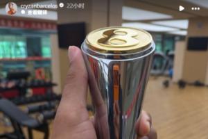克雷桑更新ins曬直播吧最佳獎杯！球員本賽季已3次當選直播吧最佳