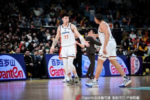 記者：張鎮(zhèn)麟真的是從1號位防到5號位 防守的搖擺性太強(qiáng)了