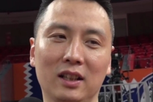 盧偉：北京陣容厚度是聯盟最好的 季后賽經驗更多&更適應外籍裁判