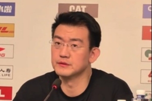 王博：如何有針對地限制住深圳的的快攻和三分 這是要去思考的