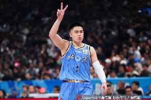 第三節(jié)獨得13分！陳盈駿三節(jié)打完10中7砍下20分 三分5中4