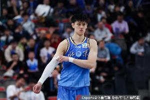 內外開花！曾凡博半場4中4貢獻10分 三分2中2