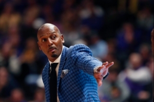 便士：NBA已經失去觀賞性 NCAA有基本功&團隊籃球 NBA只有三分