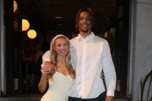心都碎了！克拉克未婚妻發文悼念：請在天上繼續守護我 我需要你
