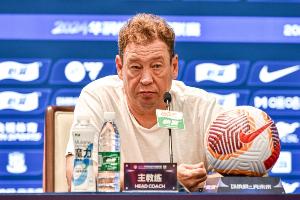 斯盧茨基：球隊目前四輪不勝，這是我執(zhí)教申花以來最差的戰(zhàn)績
