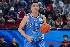 媒體人：趙睿和麥基應該好好學學翟曉川和丘天的求勝欲望
