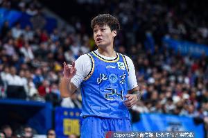 災(zāi)難級(jí)表現(xiàn)！趙睿4中1僅得3分2板1助1斷另有5失誤 末節(jié)犯滿(mǎn)離場(chǎng)