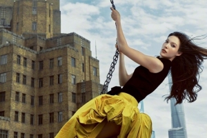 谷愛凌登上《VOGUE》雜志六月封面：時尚和動感的探索