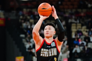 賀希寧：我必須要出手 去承擔那個責任 容子峰是我們最好的1號位