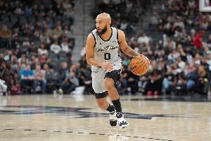 7分鐘6分！米奇：麥克勞林隨時做好了上場準備 今晚的表現非常棒